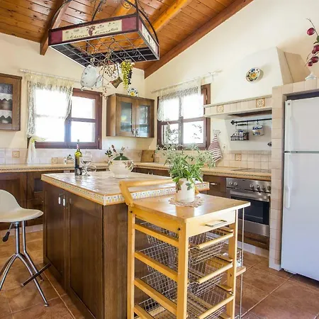 Sunny Countryside - With Private Pool