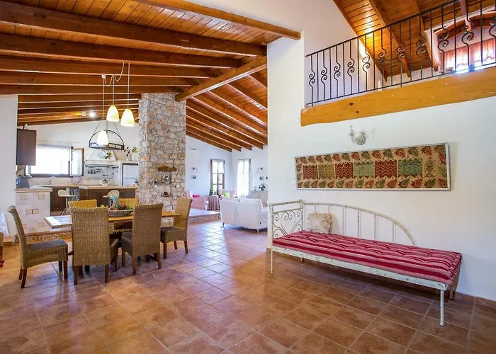 Вилла Sunny Countryside - With Private Pool