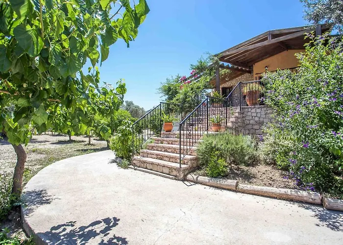Вилла Sunny Countryside - With Private Pool *