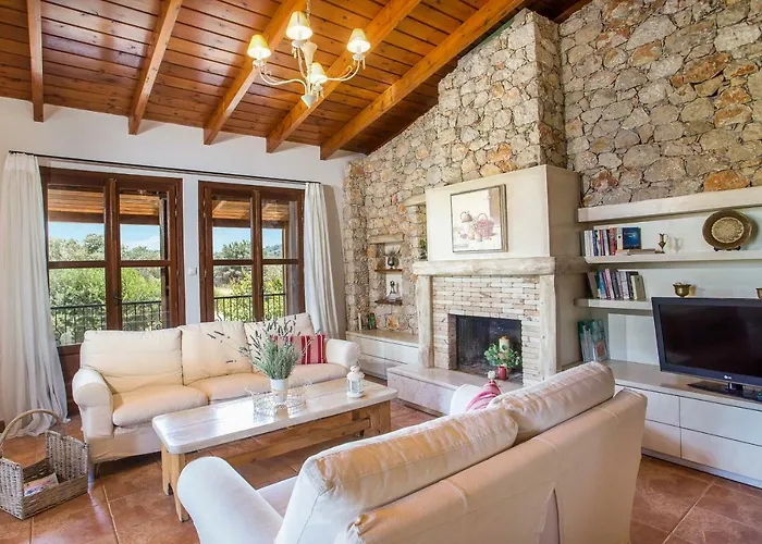 Sunny Countryside - With Private Pool Вилла *