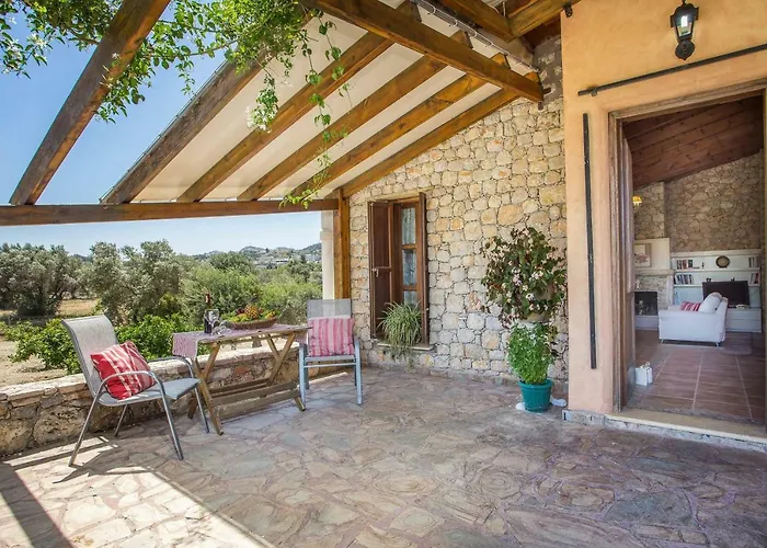 Sunny Countryside - With Private Pool *