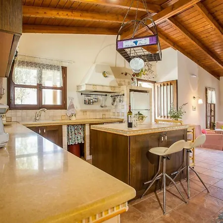 Sunny Countryside - With Private Pool Villa